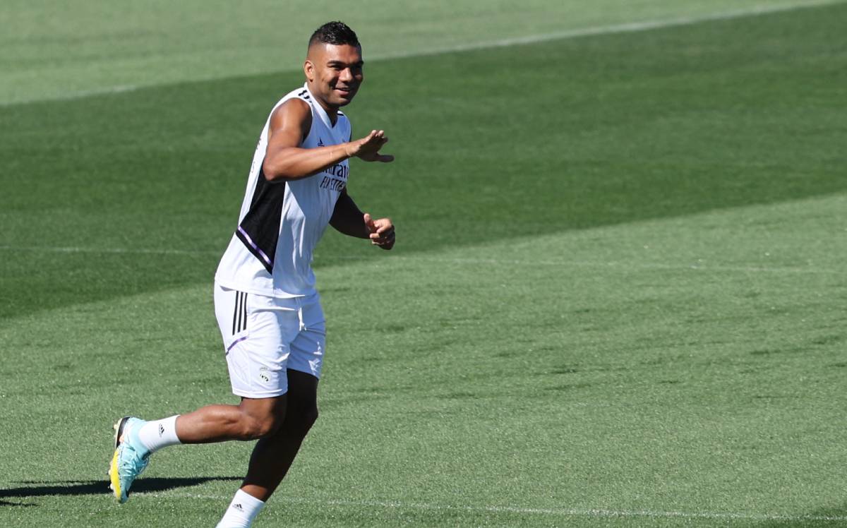 Casemiro trains with Real Madrid