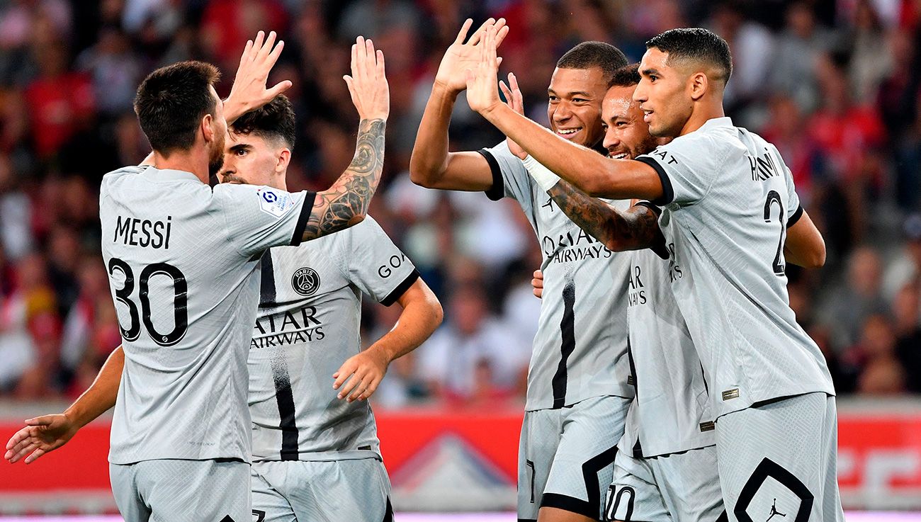 Jugadores del PSG celebrando un gol en Ligue 1