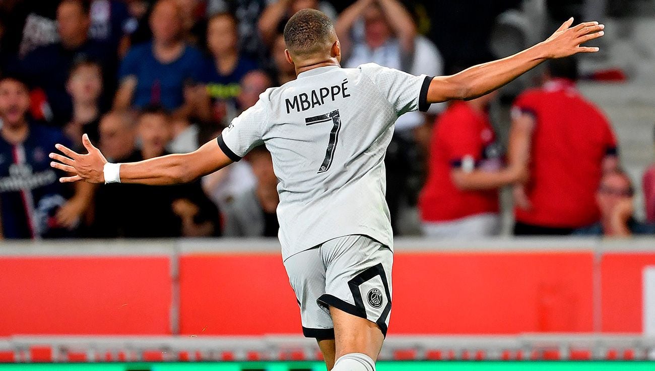 Kylian Mbappé celebrando un gol con el PSG