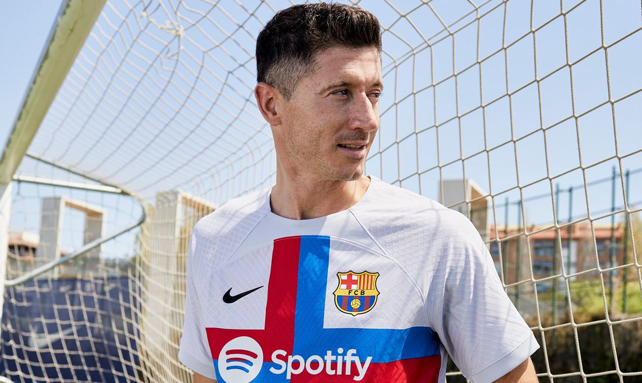 Lewandowski with the third kit