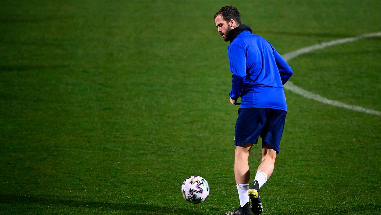 Miralem Pjanic en un entrenamiento con Bosnia