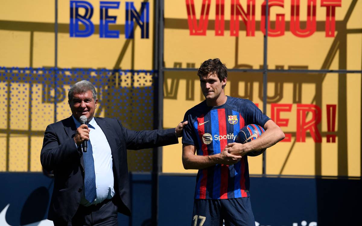 Marcos Alonso, presentado como nuevo jugador del Barça