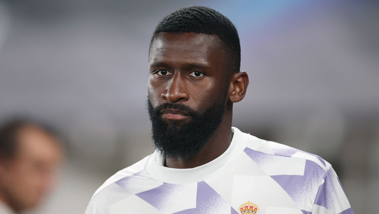 Antonio Rüdiger en un calentamiento con el Real Madrid