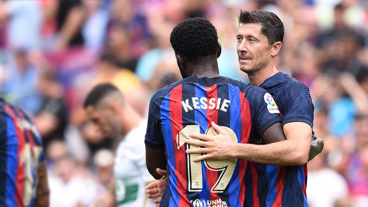 Robert Lewandowski yFranck Kessié en el Barça vs Elche