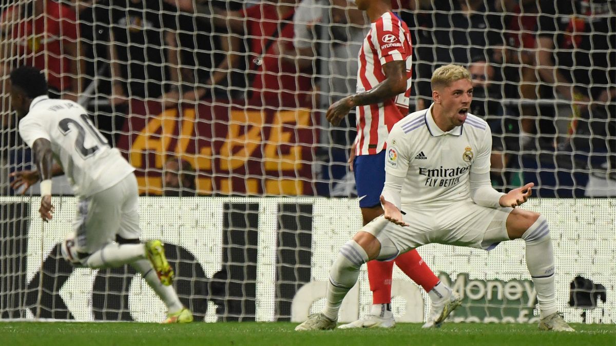 Fede Valverde celebra un gol en el Atlético vs Real Madrid