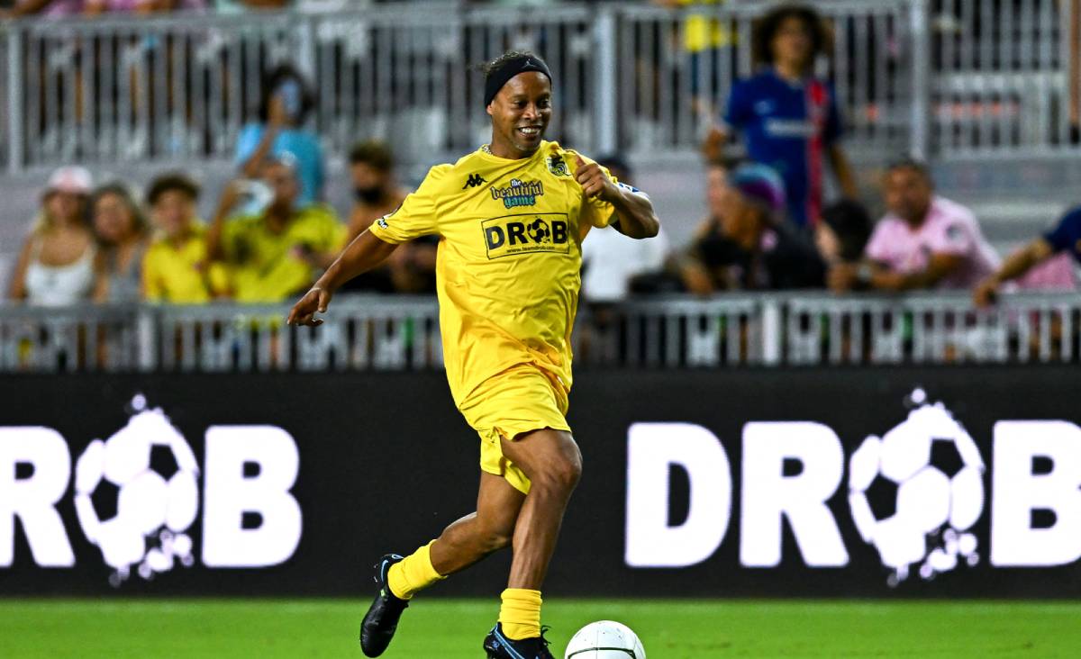 Ronaldinho in a friendly match