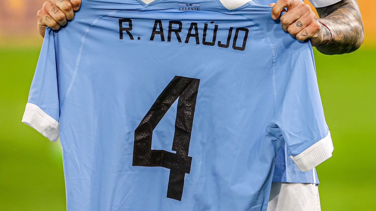 La camiseta de Ronald Araújo en el Uruguay-Canadá (2-0)