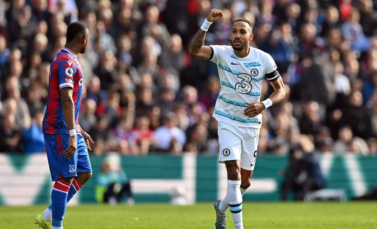 Aubameyang celebrates his goal v Crystal Palace