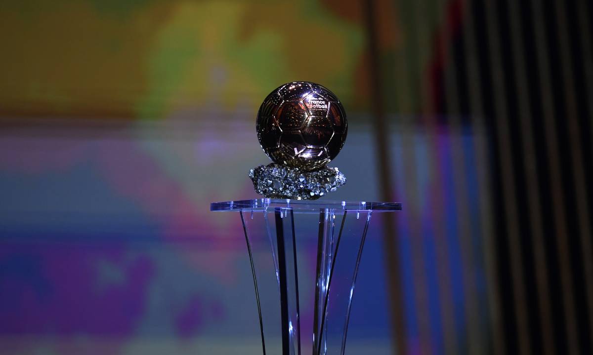 El Balón de Oro en una gala de premios