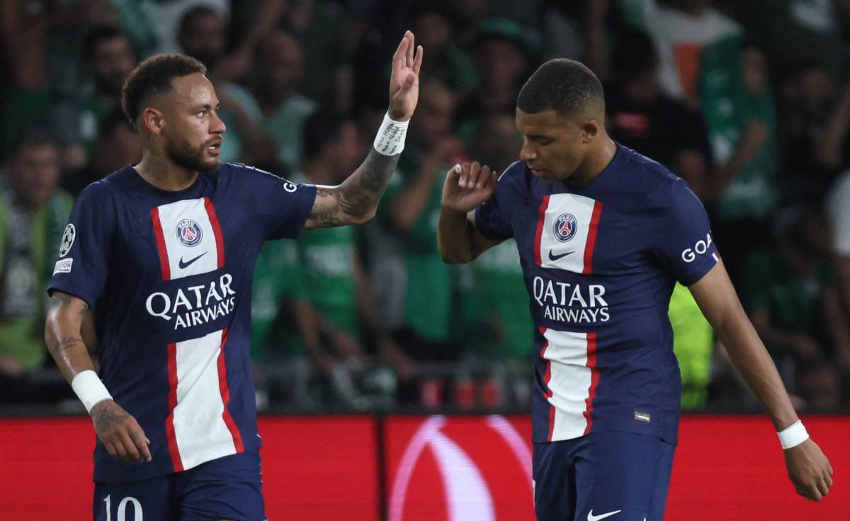 Neymar y Mbappé, en un partido ante el Maccabi Haifa