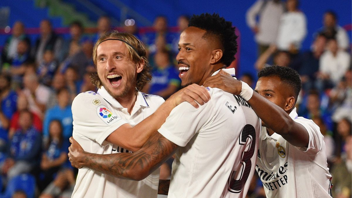 Militao, Modric y Rodrygo celebran un gol del Madrid