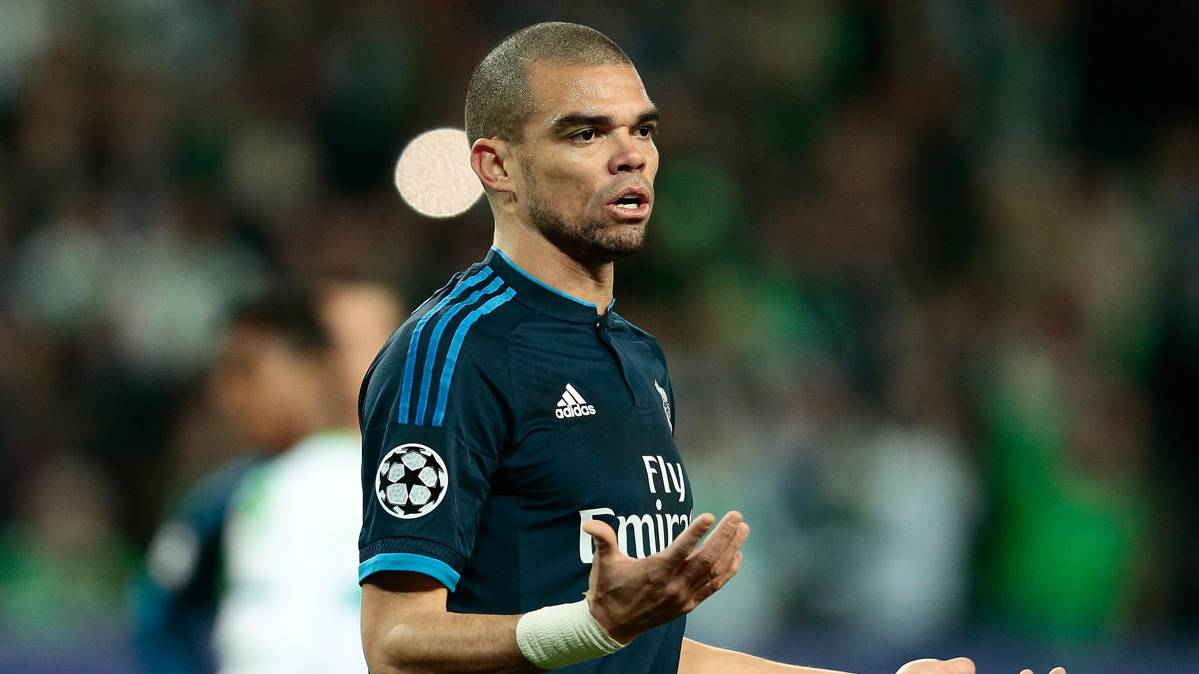 Pepe, durante la ida de cuartos contra el Wolfsburgo