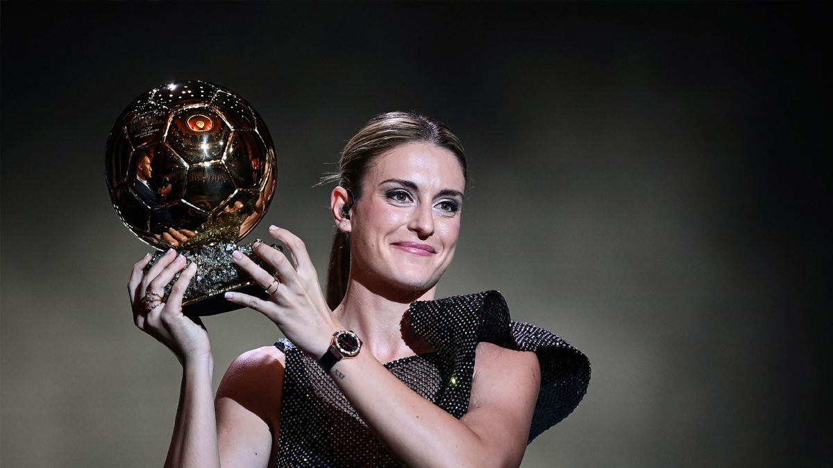 Alexia Putellas recibe su segundo Balón de Oro