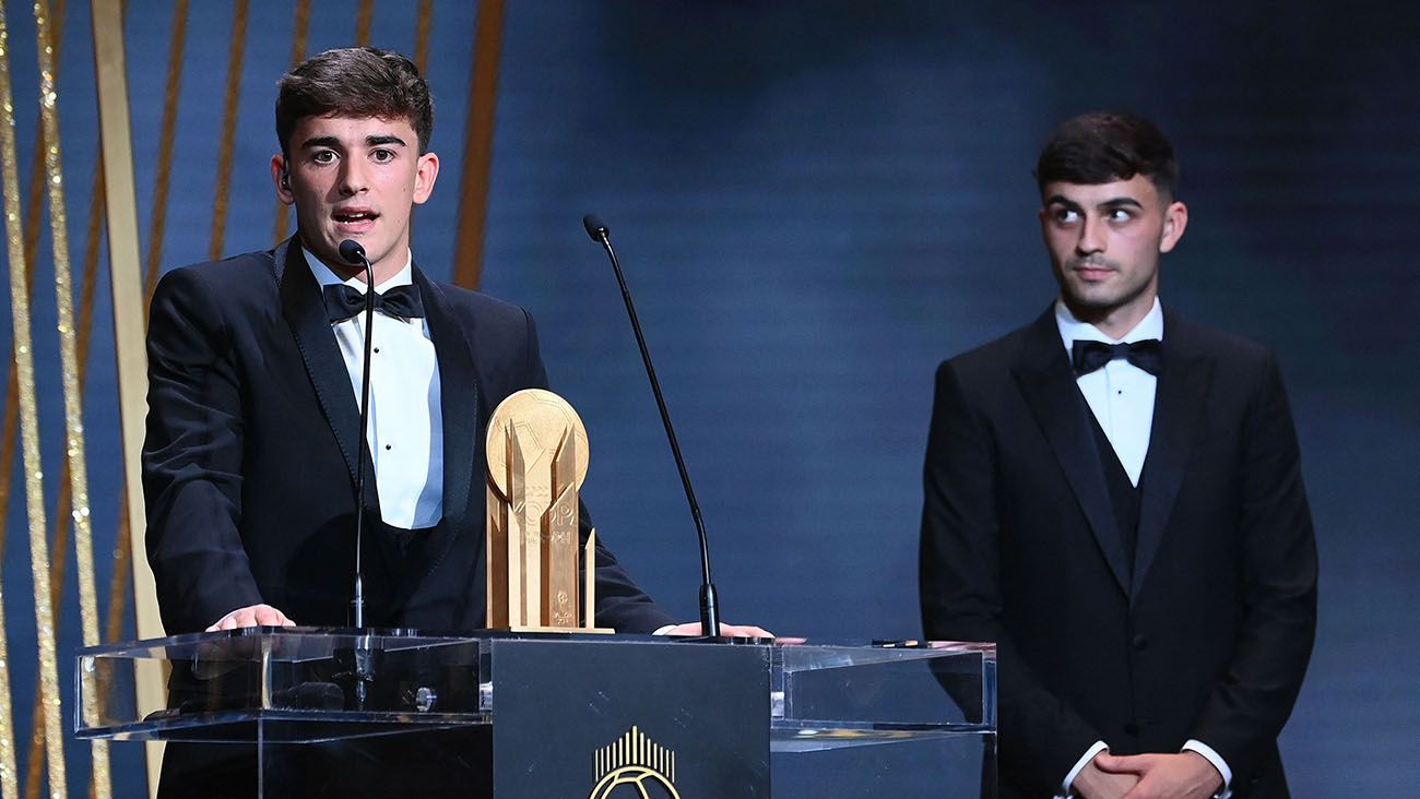 Gavi y Pedri durante la gala del Balón de Oro 2022