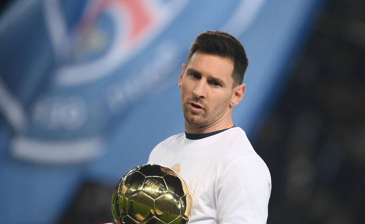 Lionel Messi receives the Ballon d'Or