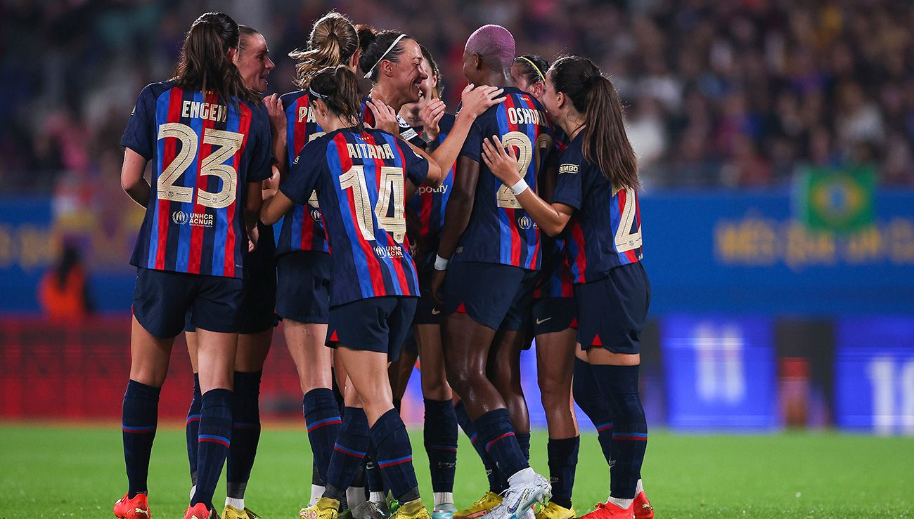 Jugadoras del FC Barcelona femenino celebrando un gol