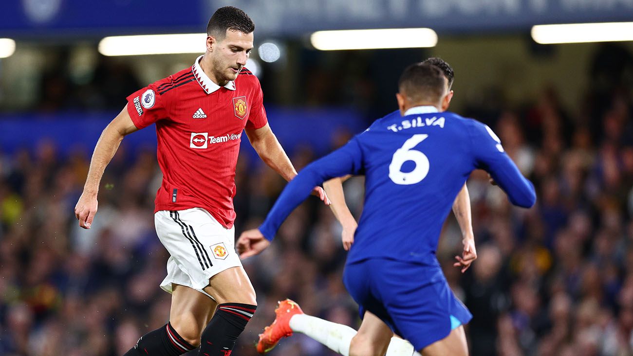 Diogo Dalot in the match against Chelsea (1-1)