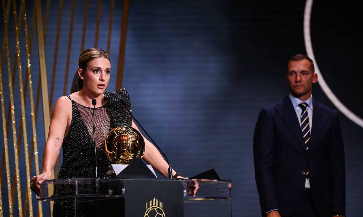 Alexia Putellas da su discurso tras ganar el Balón de Oro