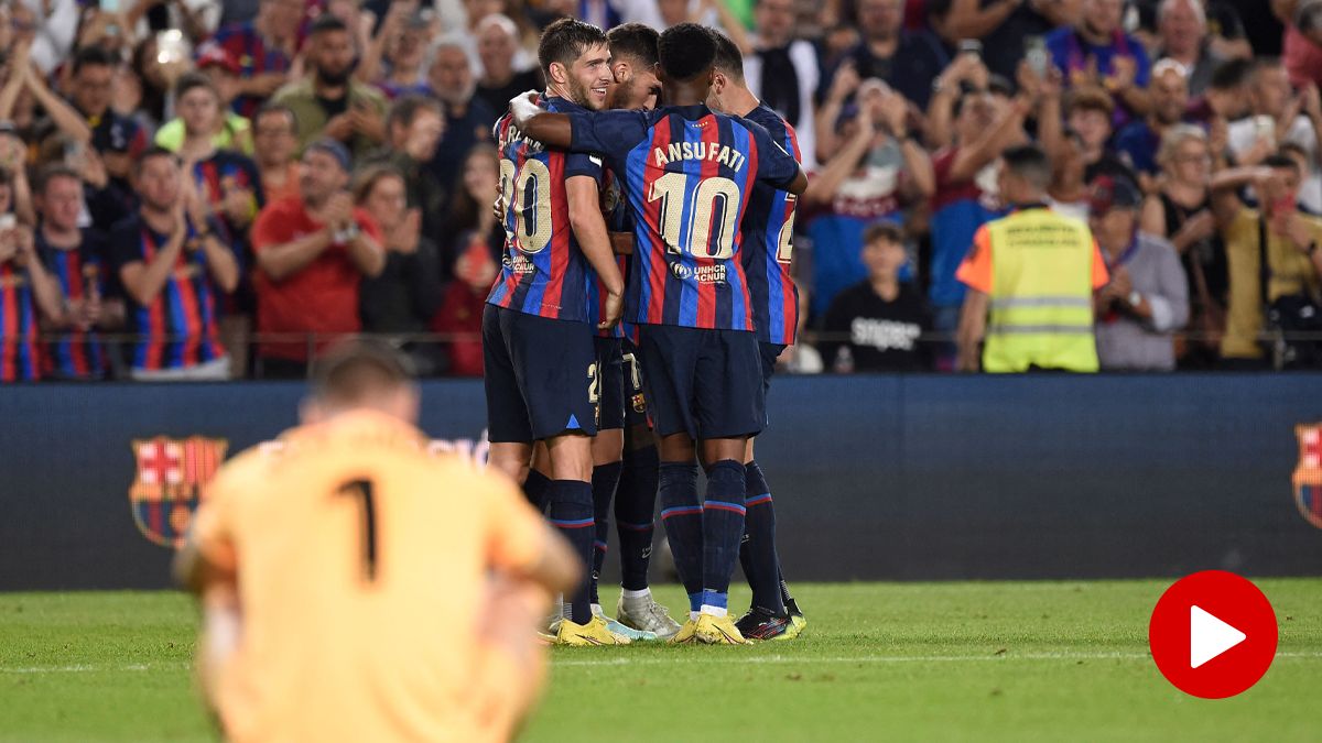Los jugadores del FC Barcelona celebran un gol en LaLiga