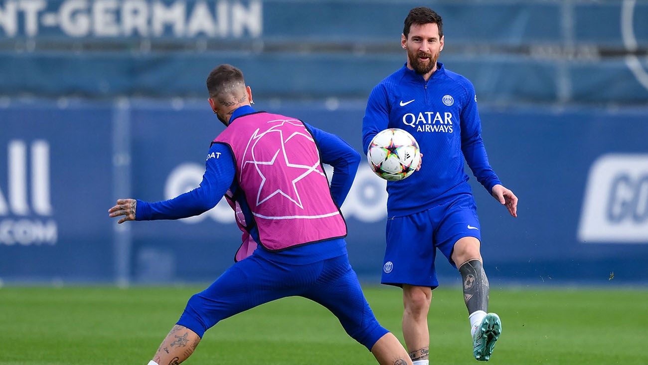 Leo Messi en un entrenamiento con el Paris-Saint-Germain