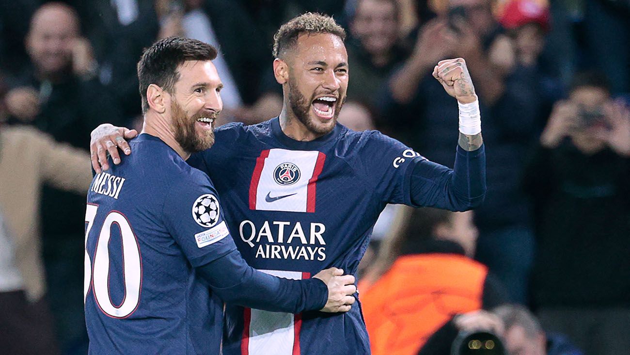 Leo Messi and Neymar celebrate one of the goals against Maccabi Haifa (7-2)