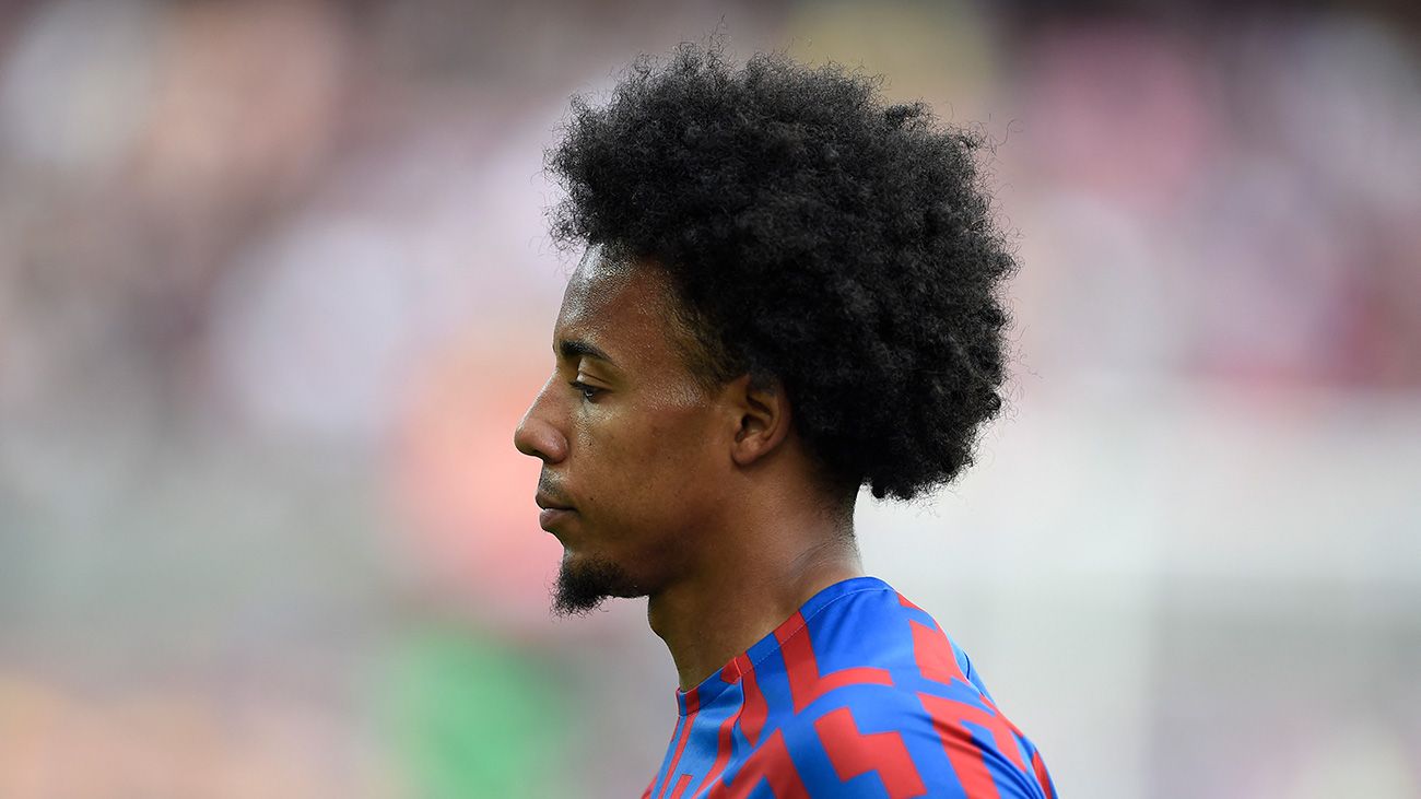 Jules Koundé from the side