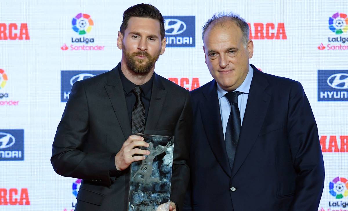 Messi and Tebas in a awards ceremony