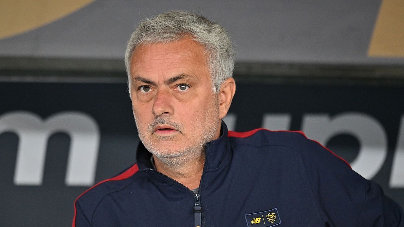 José Mourinho on the bench