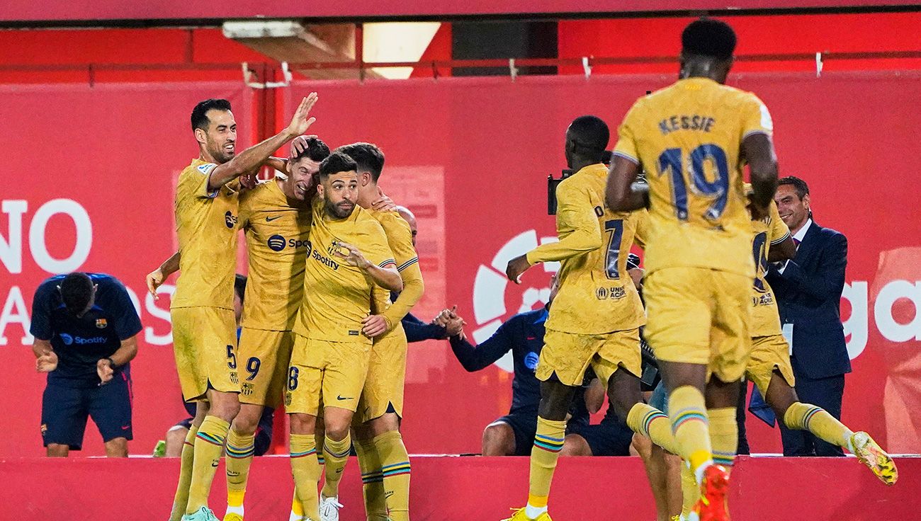 Jugadores del FC Barcelona celebran un gol