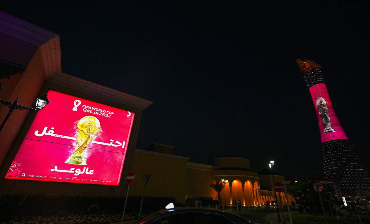 Doha, iluminada con imágenes alusivas al Mundial