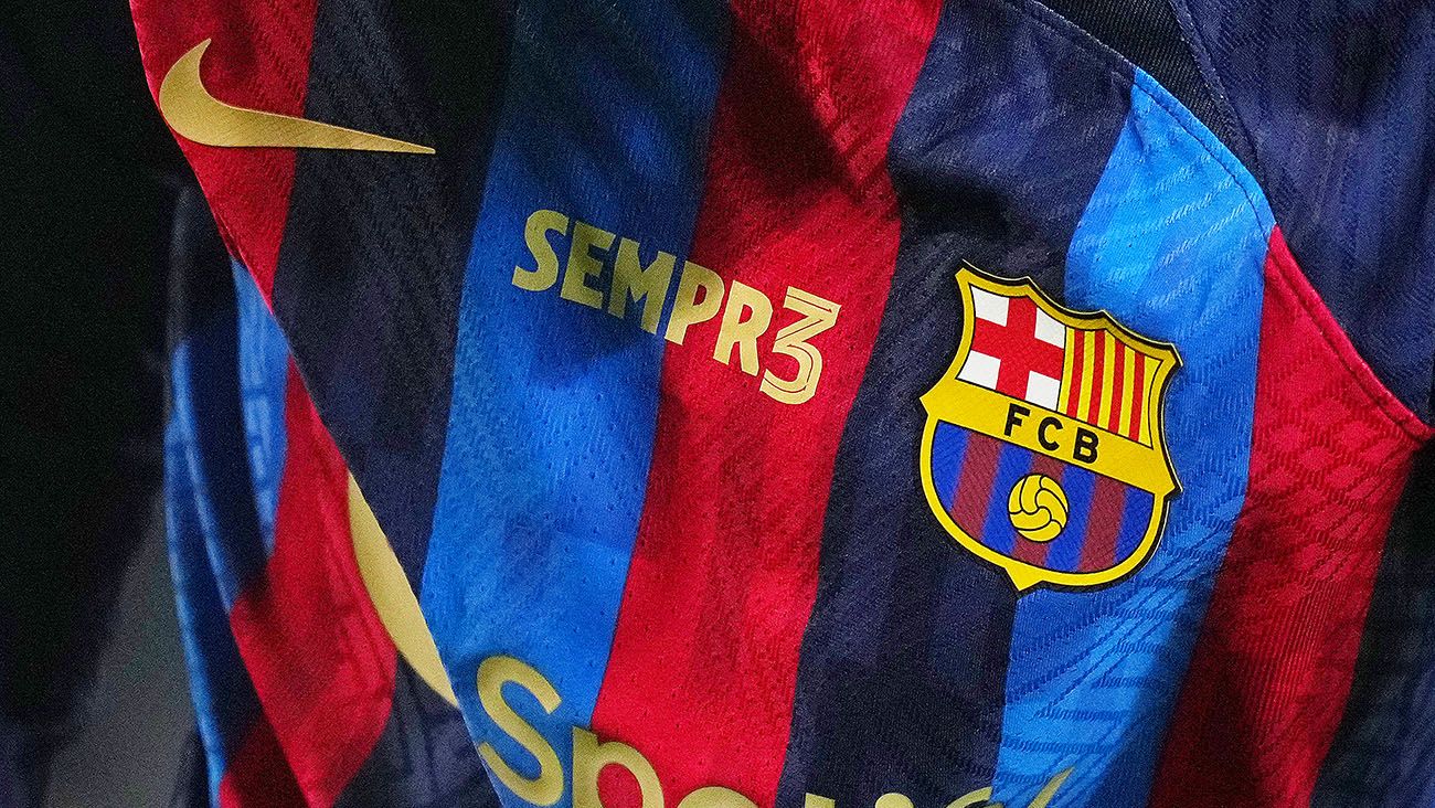 The commemorative message on the FC Barcelona shirt for the match against Almería