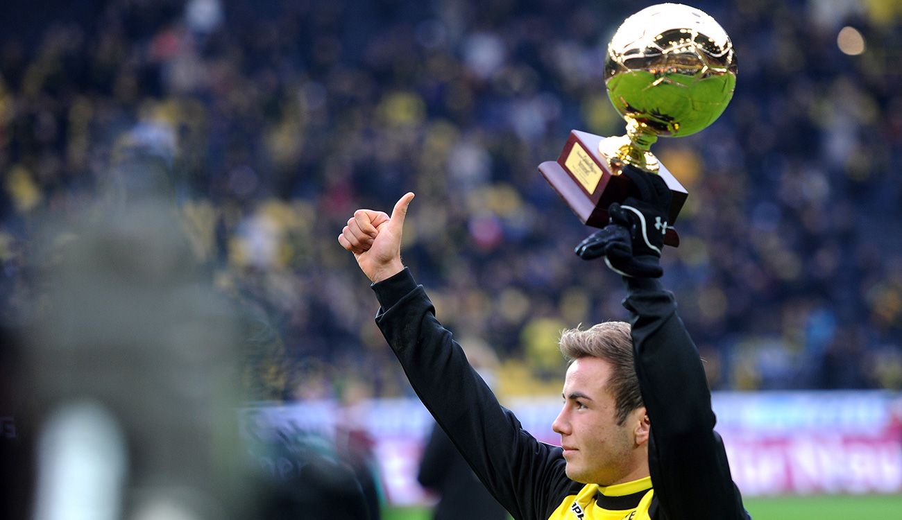 Mario Götze en 2011 con el Golden Boy ante su afición