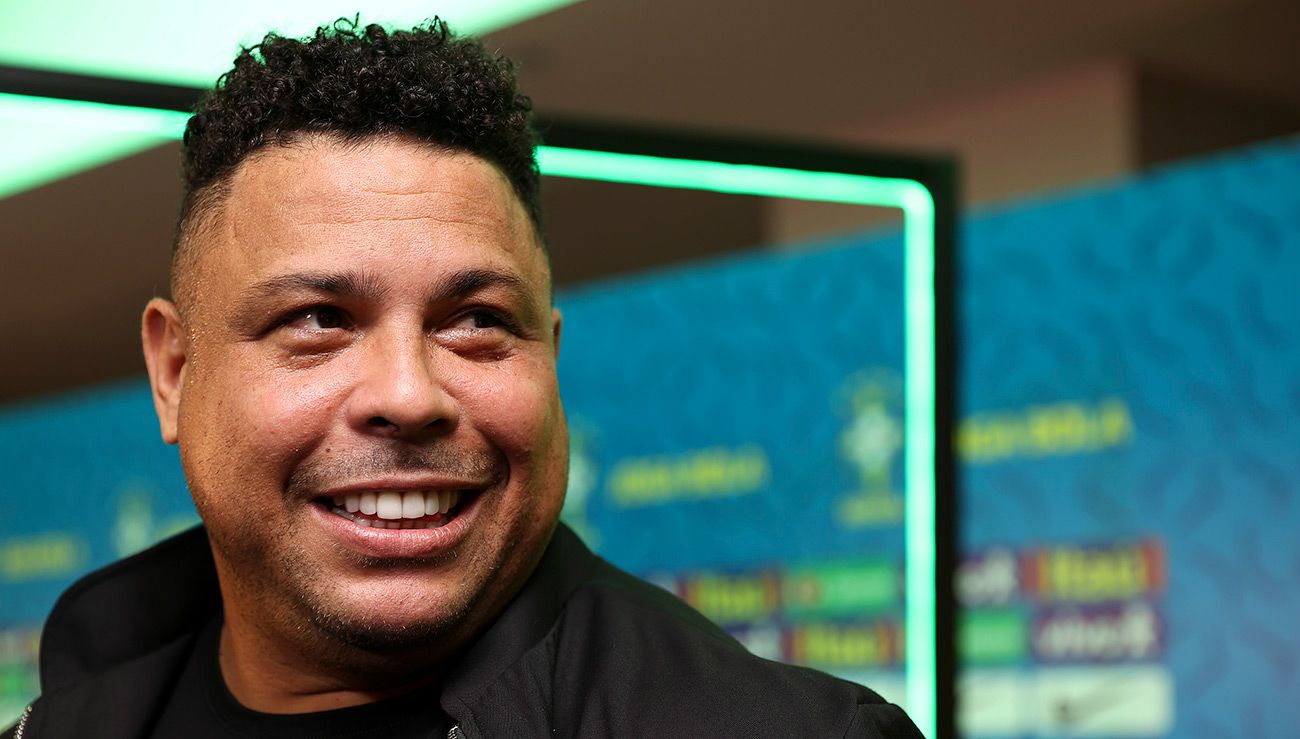 Ronaldo Nazario durante un evento de la selección de Brasil