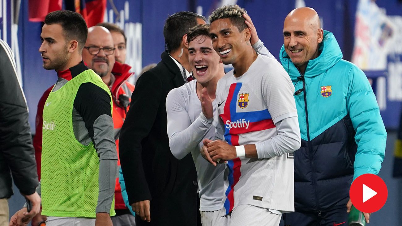 Raphinha and his teammates celebrate the winning goal against Osasuna (1-2)