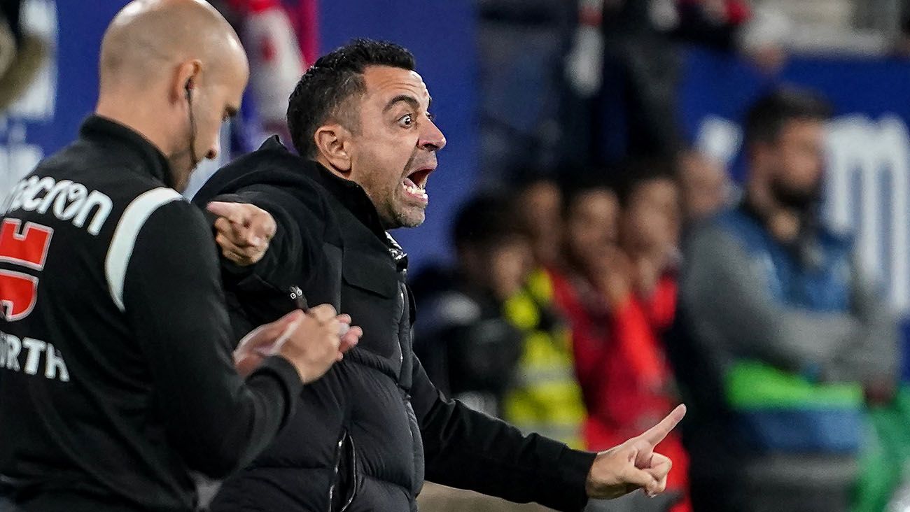 Xavi Hernández during Osasuna- FC Barcelona (1-2)