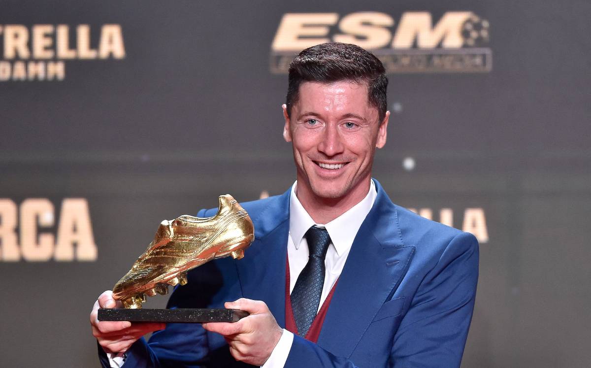 Robert Lewandowski, galardonado con la Bota de Oro 2021/22