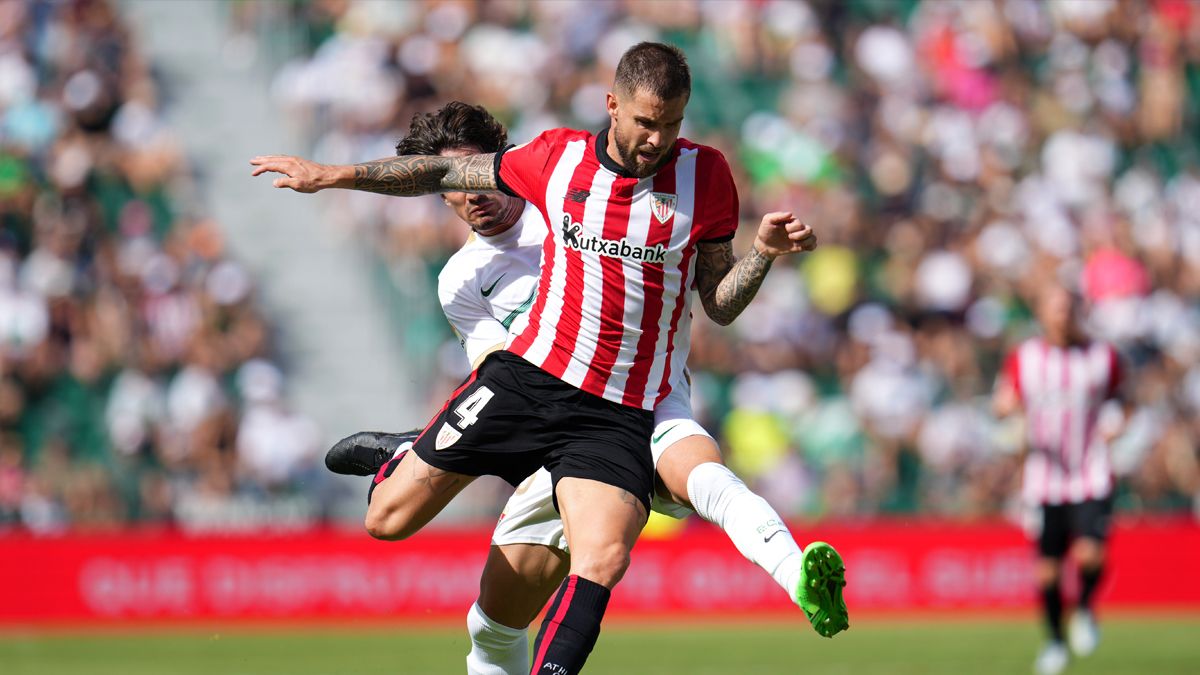 Iñigo Martínez en un partido con el Athletic 