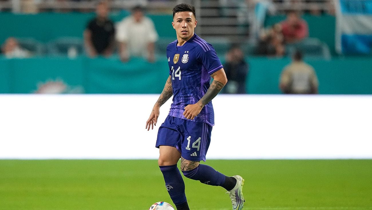 Enzo Fernandez en un encuentro con Argentina