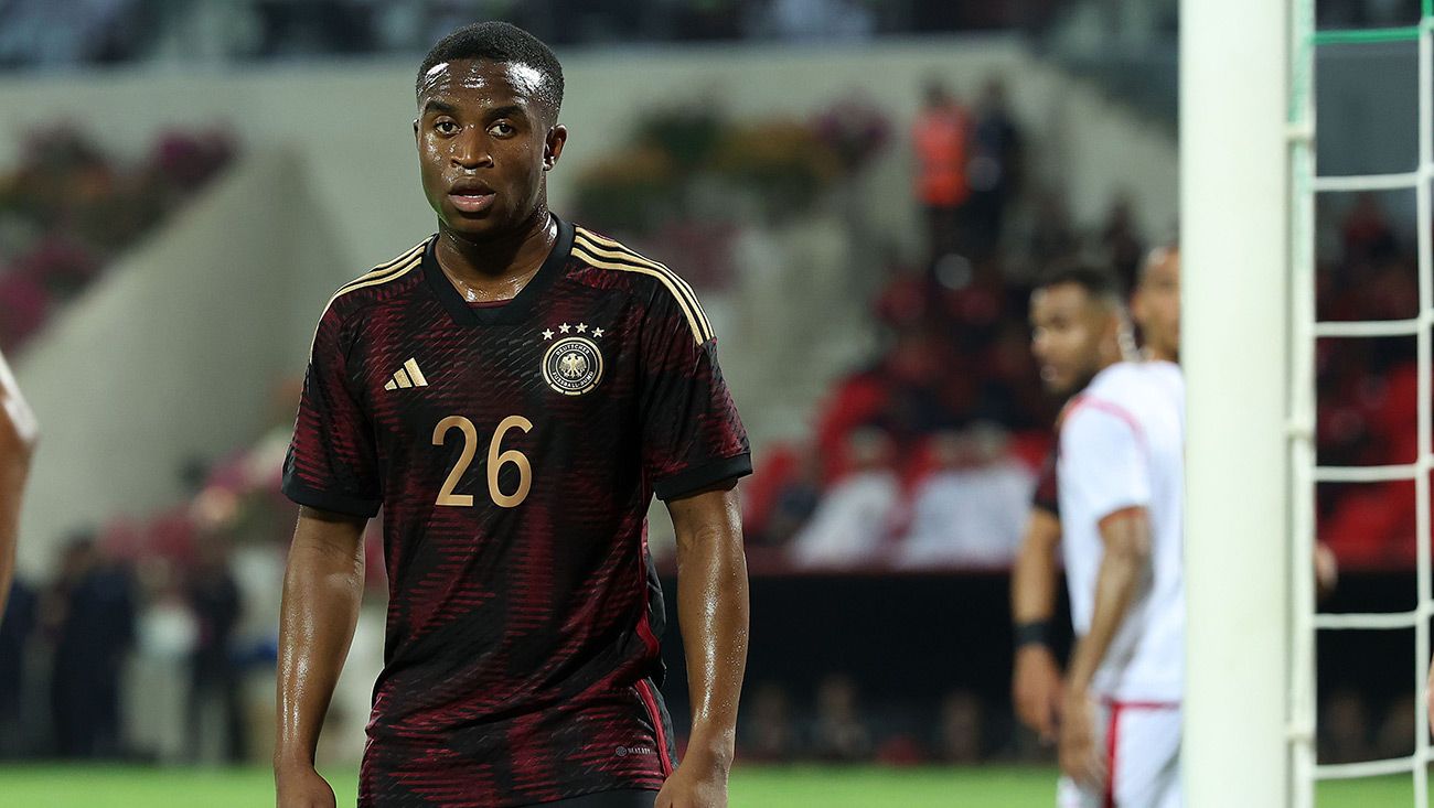 Youssoufa Moukoko durante un partido con Alemania