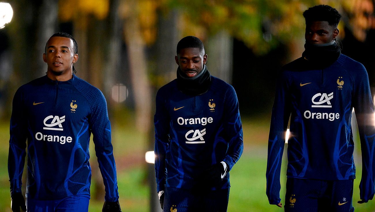 Kounde, Dembélé y Tchouaméni con Francia