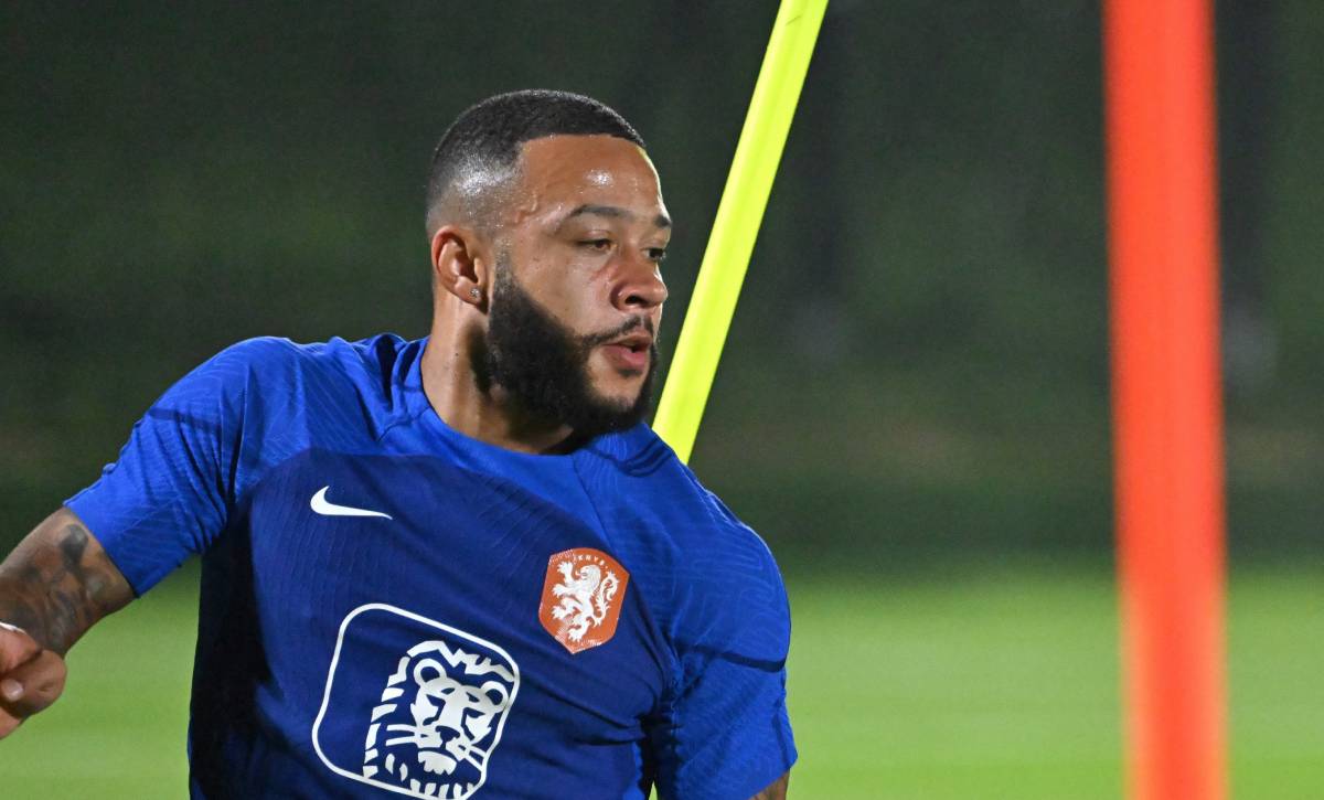 Memphis trains with the dutch national team