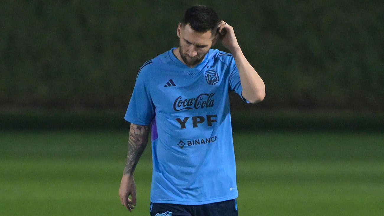 Lionel Messi en un entrenamiento con Argentina