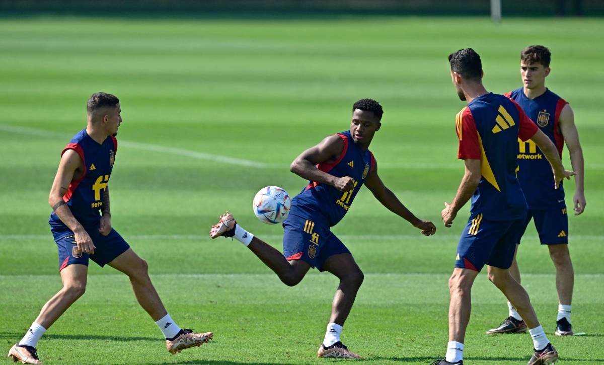 Ansu trains with the spanish national team