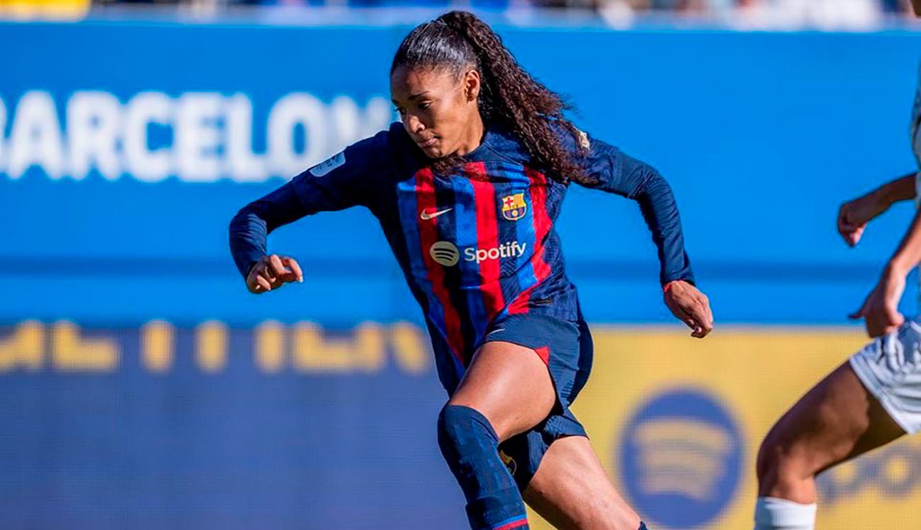 Salma Paralluelo con el Barça