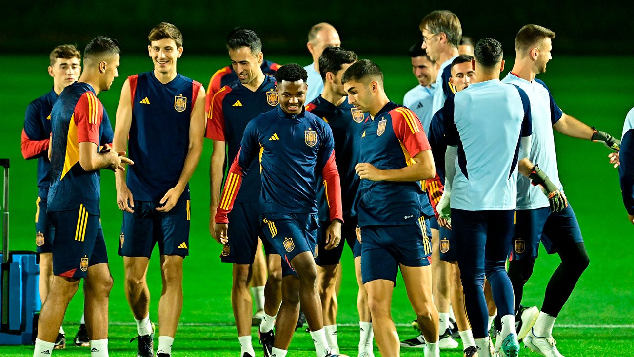 The players of Spain in a training