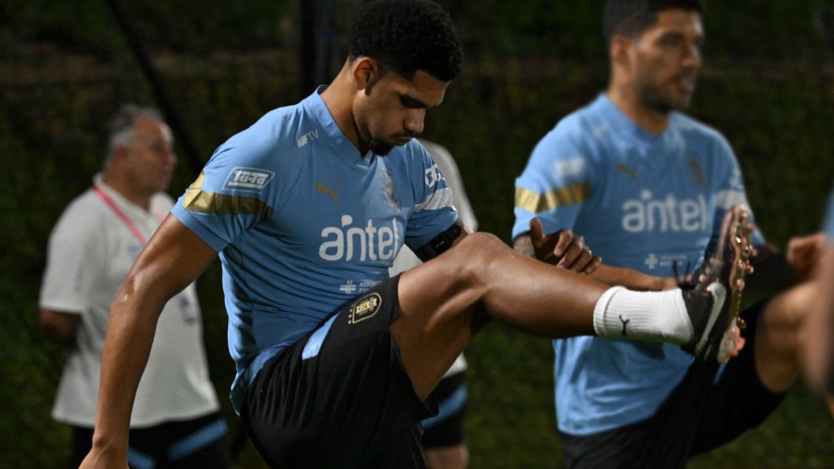 Ronald Araújo en un entrenamiento con Uruguay