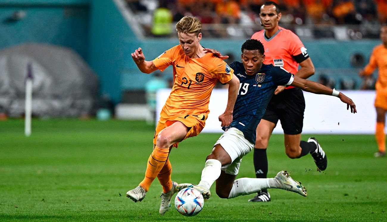 Frenkie de Jong and Gonzalo Plata at the World Cup