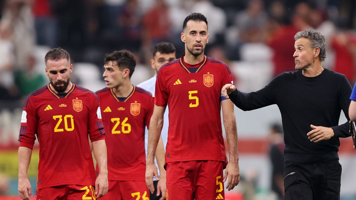 Carvajal, Pedri y Busquets junto a Luis Enrique