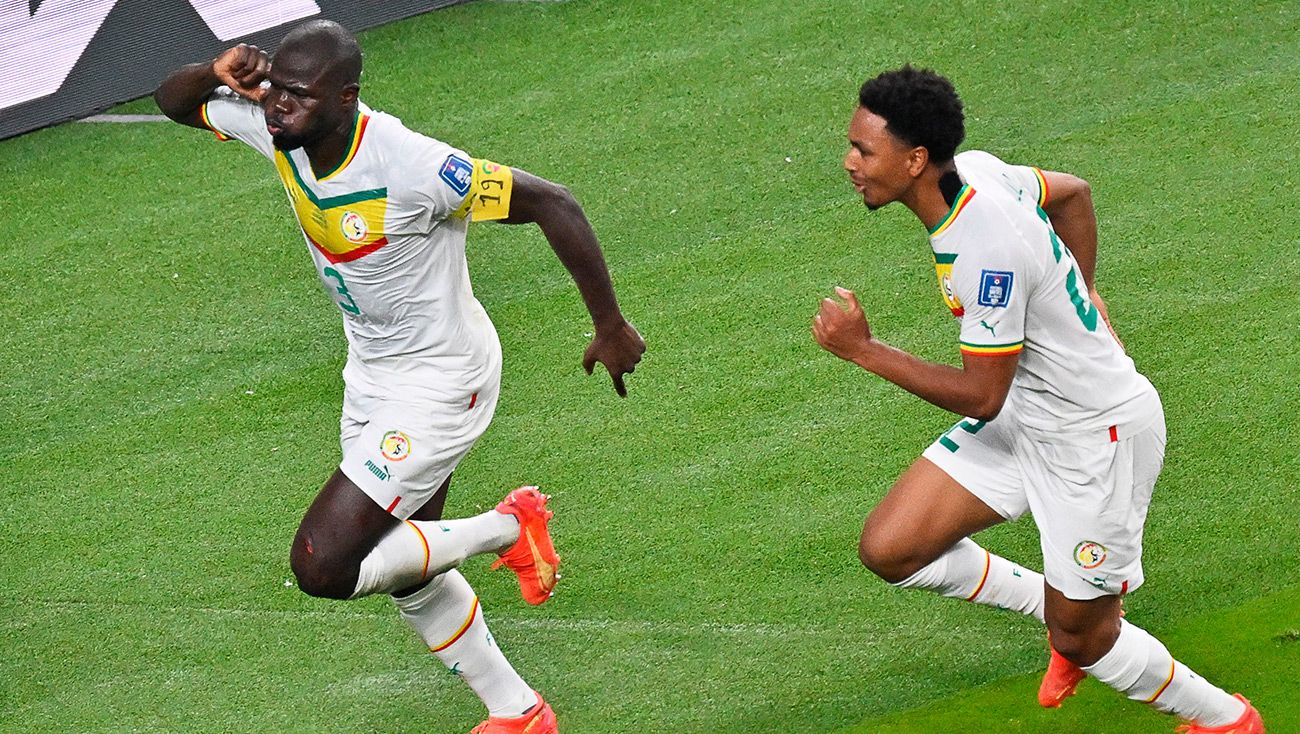 Kalidou Koulibaly celebrando un gol con Senegal
