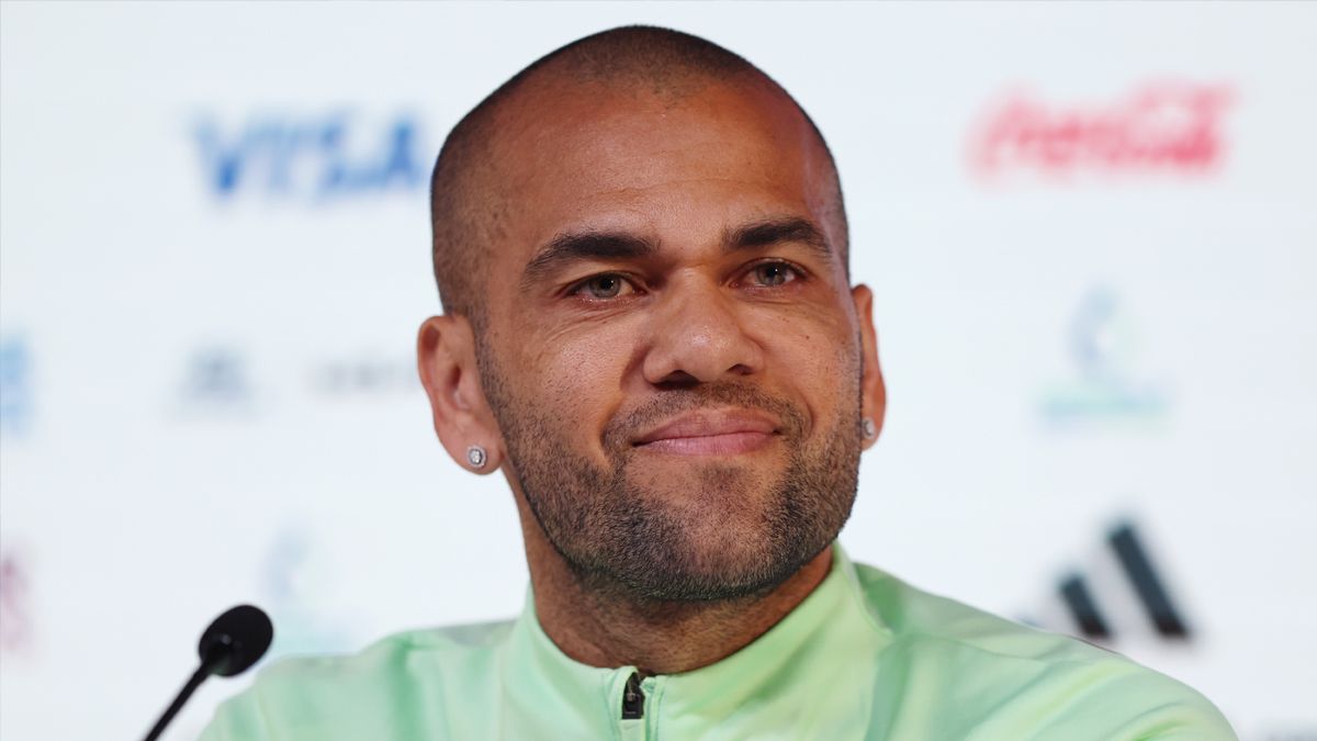 Dani Alves en rueda de prensa
